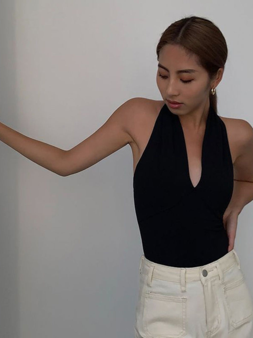 Advanced Sense Black V-neck Halterneck Vest